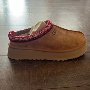 Tazz platform ugh slippers, size 9, brand new never worn